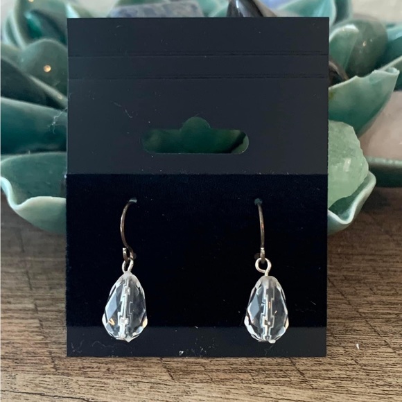 Clear Stone Pair of Earrings - Picture 1 of 1